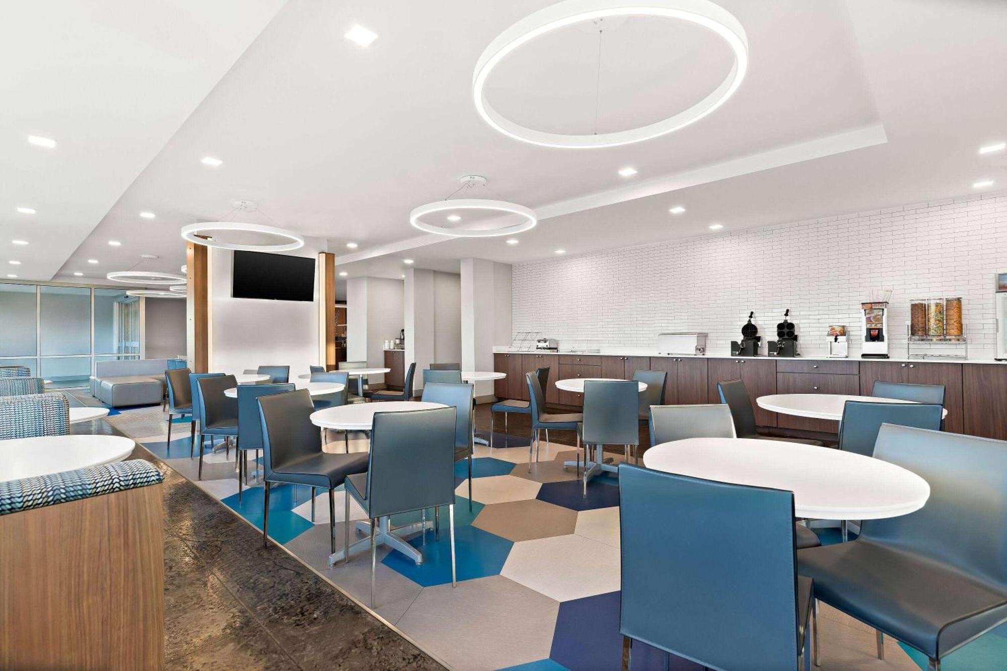 Holiday Inn Express & Suites George - Quincy South By Ihg Exterior foto